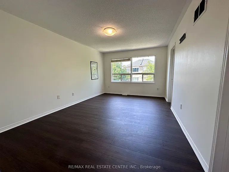 5673 Flora Dr — Photo 10