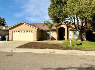 3209 Ren Way, Madera, CA 93637