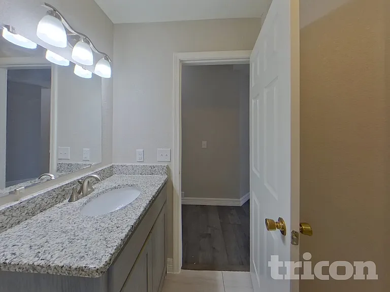 4021 Chinaberry Dr — Photo 17