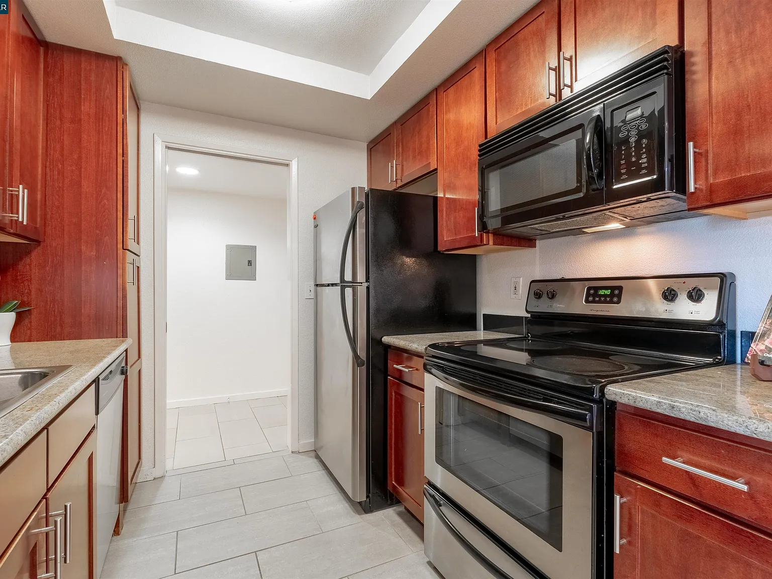 2 bed, 1056 sqft, $2,700 — Photo 4