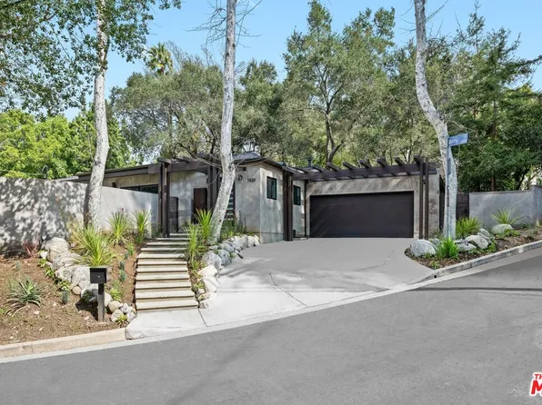 3888 Berry Dr, Studio City, CA 91604