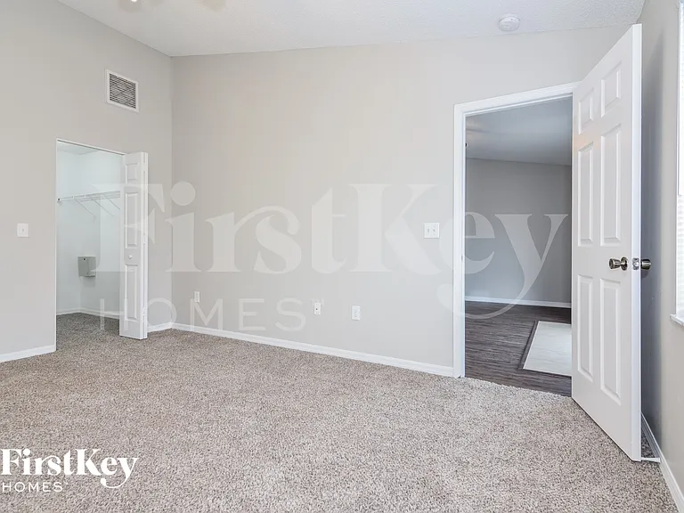 4705 Hunts Ct — Photo 9