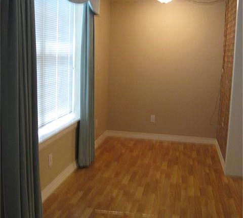 5th image of 954 Peach Blossom Dr