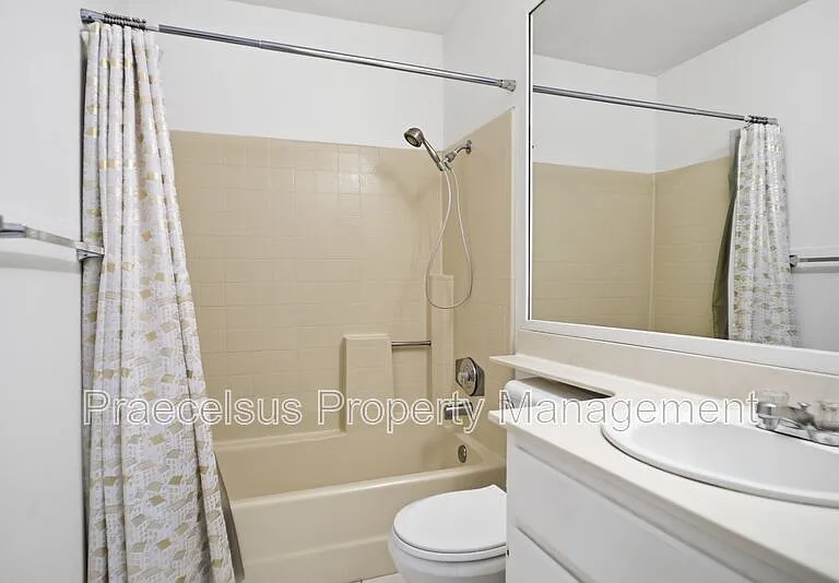 631 Hampshire Ln — Photo 20