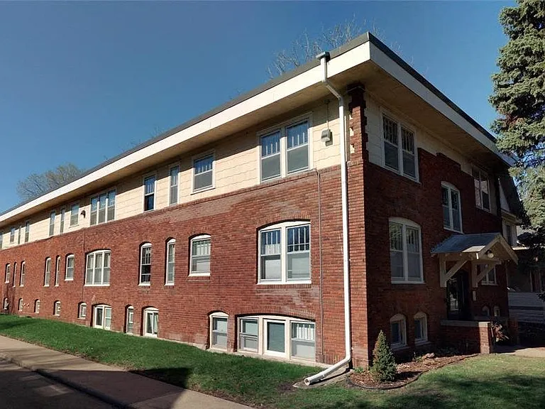 Ashland & Laurel Apartments — Photo 9