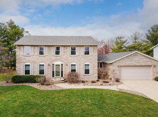 2502 Park Ridge Rd, Bloomington, IL 61704