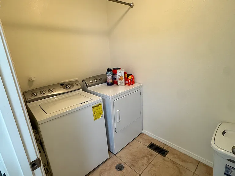 Tulane Dr NE — Photo 4