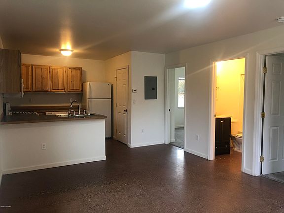 3rd image of 574 S Tracy Dr #3