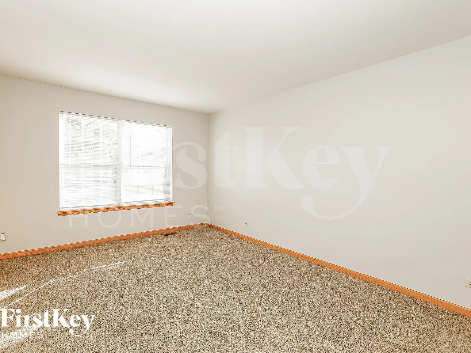 3 bed, 2.5 bath, 1612 sqft, $2,930 — Photo 3