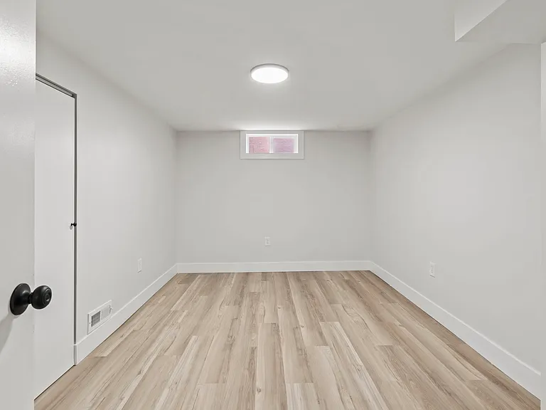 2511 Baywood St — Photo 16