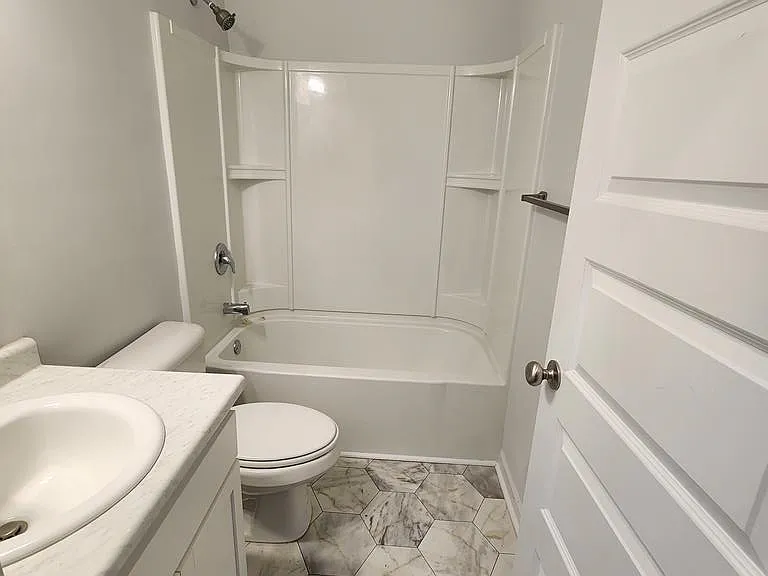 2722 Arnold Dr SE — Photo 5