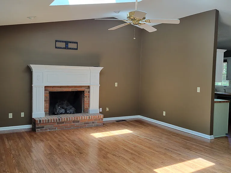 110 Hilton Ln — Photo 6