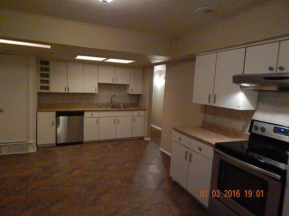 3rd image of 2814 Hardy Cir
