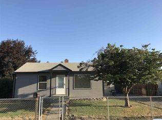 304 Adams St, Grandview, WA 98930