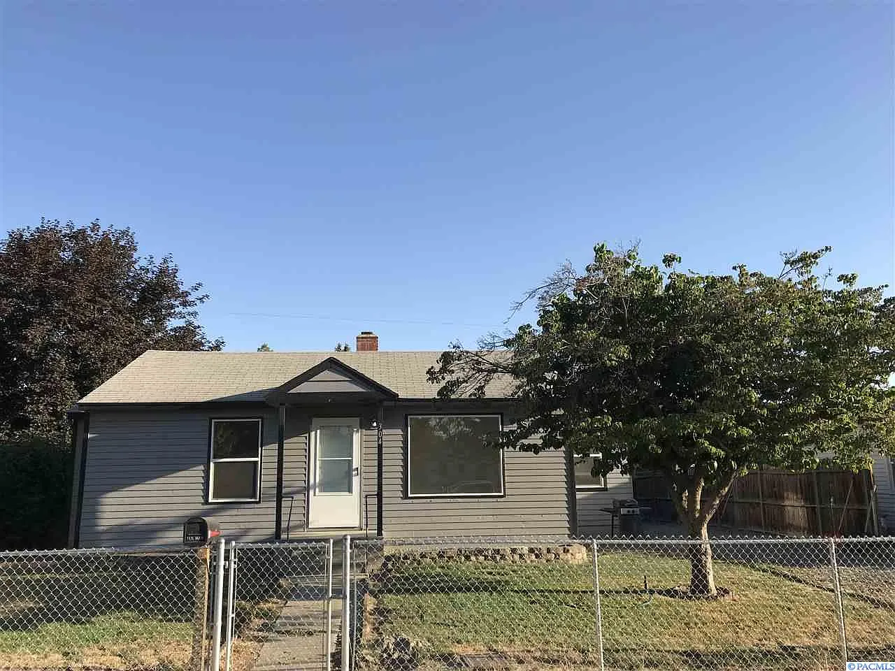 304 Adams St photo 1