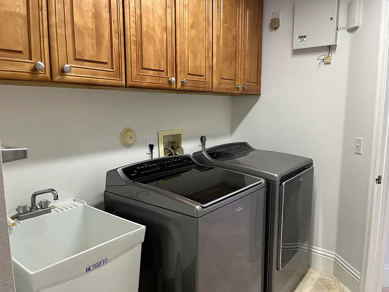 7684 Doubleton Dr — Photo 30