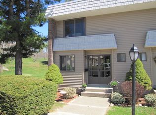 17 Cedarland Ct, Cromwell, CT 06416