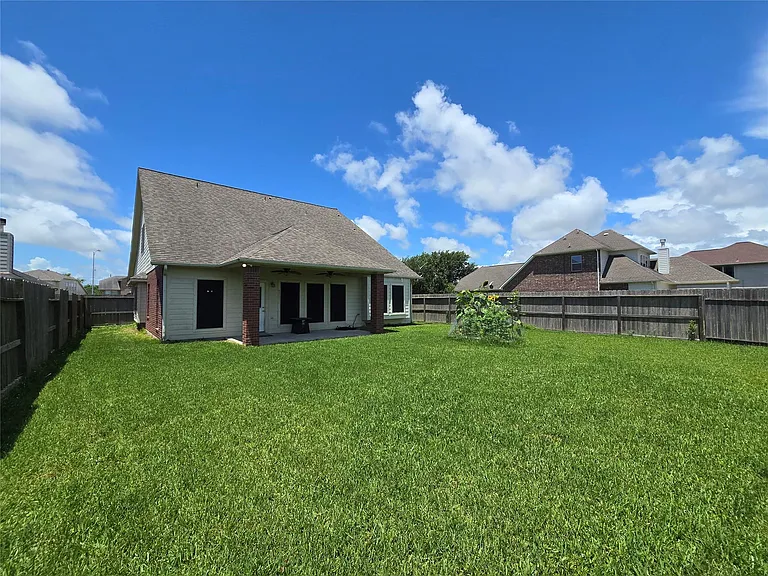 215 Danna St — Photo 37