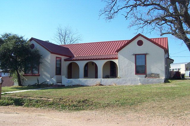 1st image of 708 San Antonio St