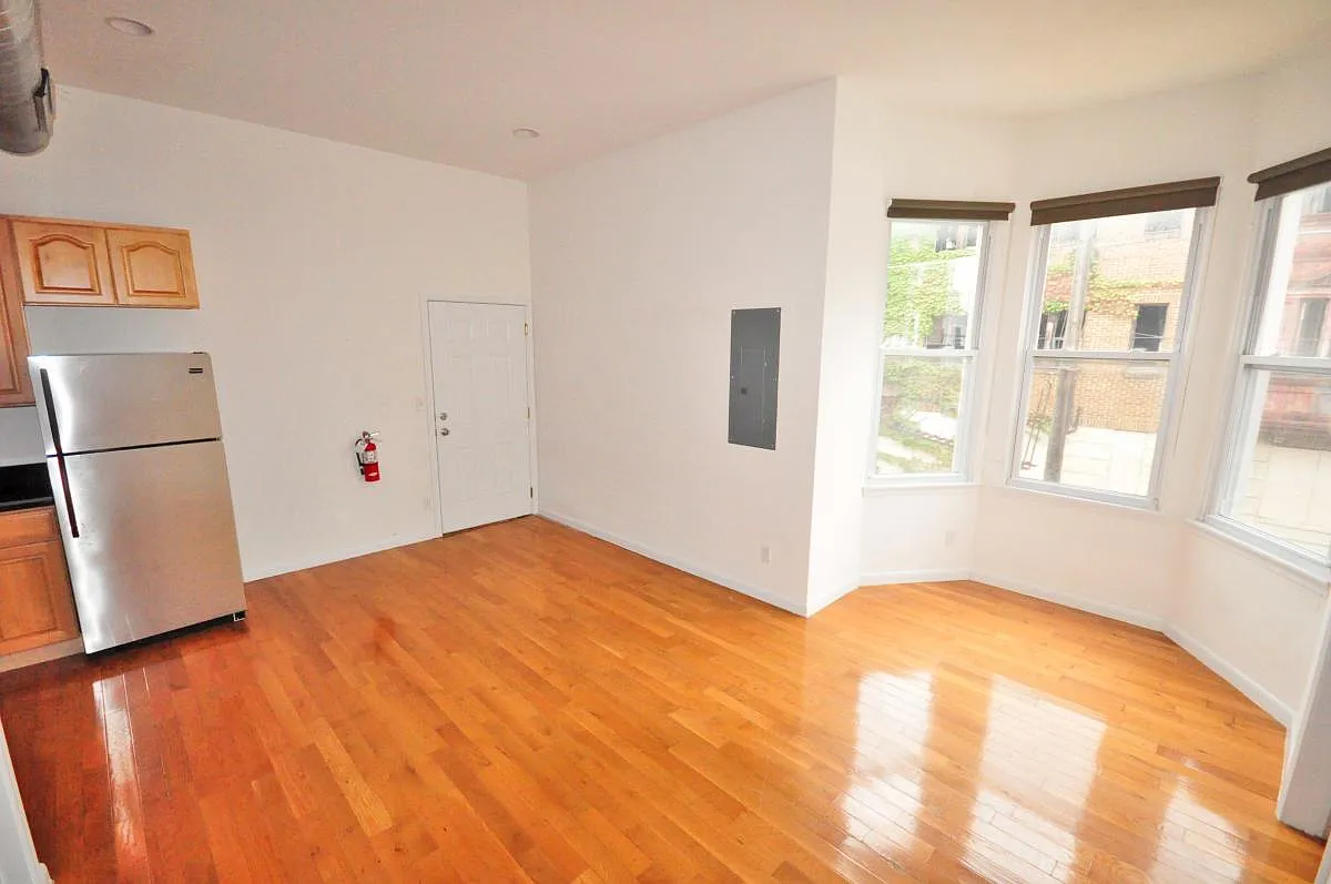 Building Photo - 1801 W Master St #F