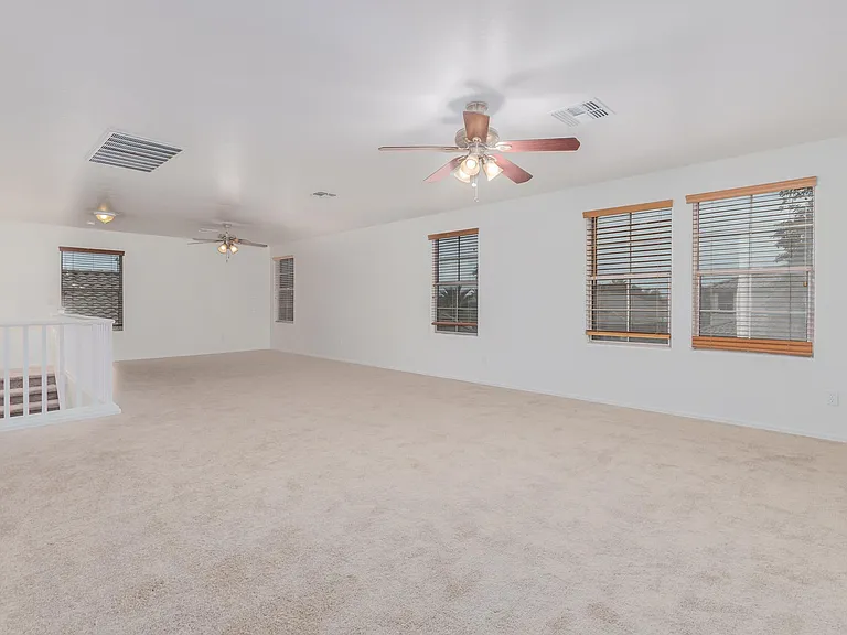 3209 W Saint Catherine Ave — Photo 35