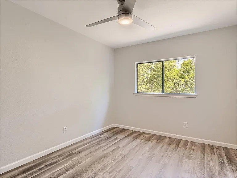 1520 Curameng Cv — Photo 14