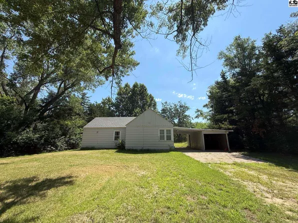 1418 N Barnes Lake Rd, Hutchinson, KS 67501