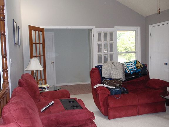 4th image of 902 Abingdon Ct