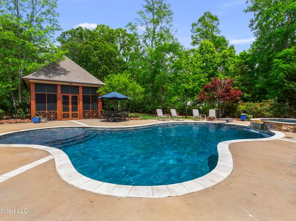 112 Langdon Dr, Madison, MS 39110
