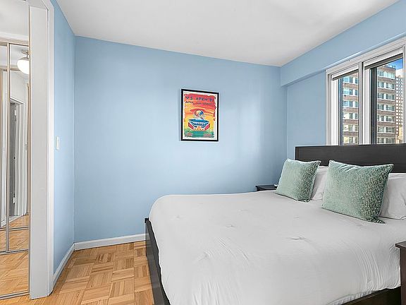 4th image of 401 E 65th St APT 8-E