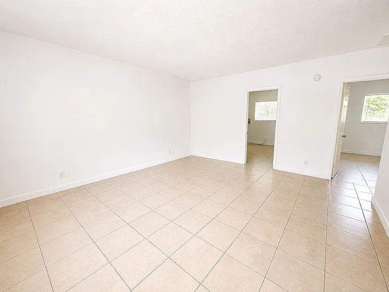 701 SW 14th Ave — Photo 22
