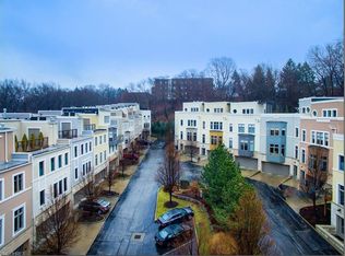 12638 Mayfield Rd, Cleveland Heights, OH 44106