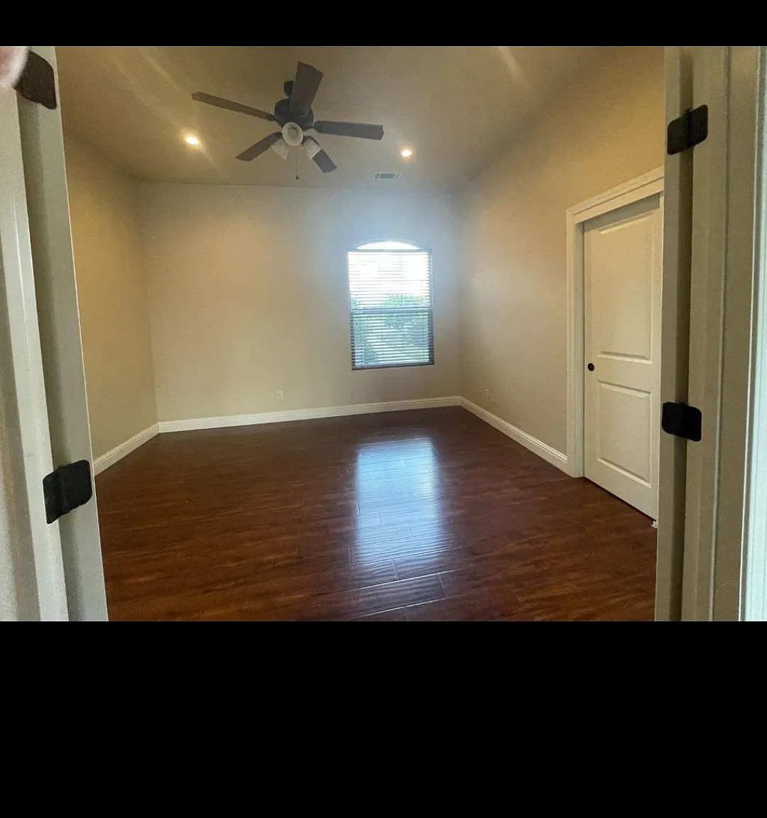 4 bed, 2100 sqft, $4,500 — Photo 2