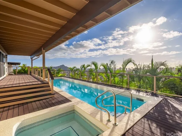 1516 Kalaepohaku Pl, Honolulu, HI 96816