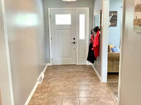 2nd image of 1073 N Woodridge Ave