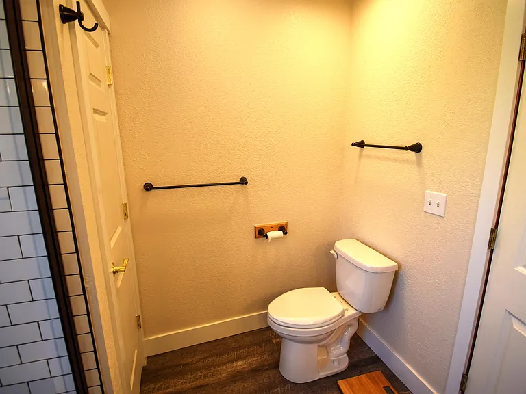 2918 Lohman Ct SE — Photo 35