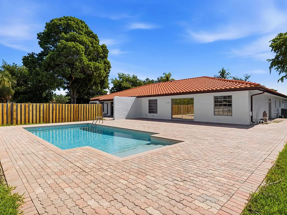 3310 NW 90th Ave