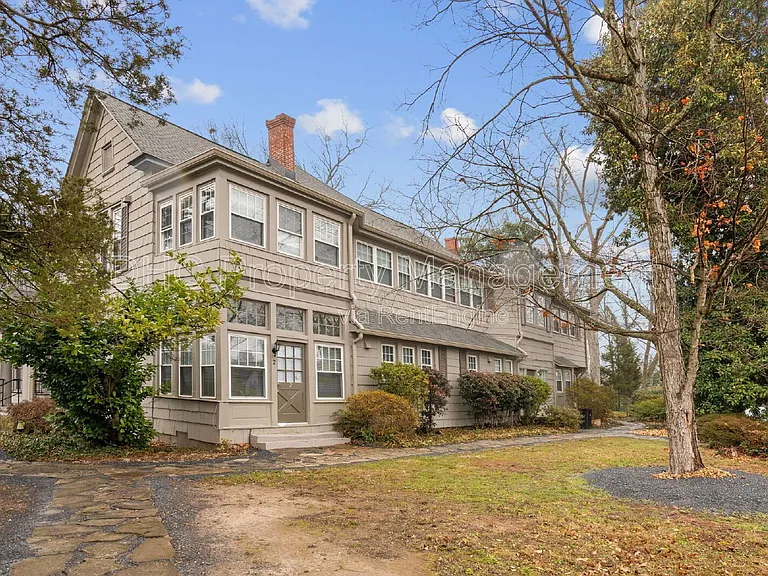 3556 Main St #1 — Photo 1