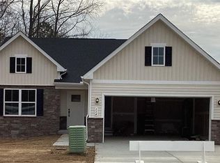114 Grace Hill Cir, Kilmarnock, VA 22482