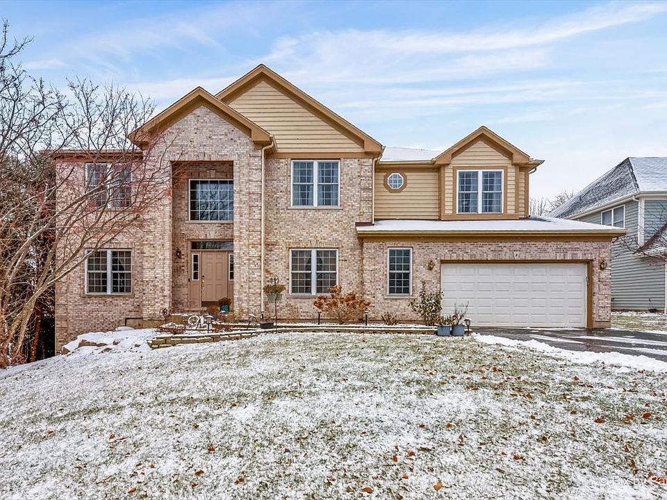 8 Valhalla Ct, Lake In The Hills, IL 60156 | Zillow