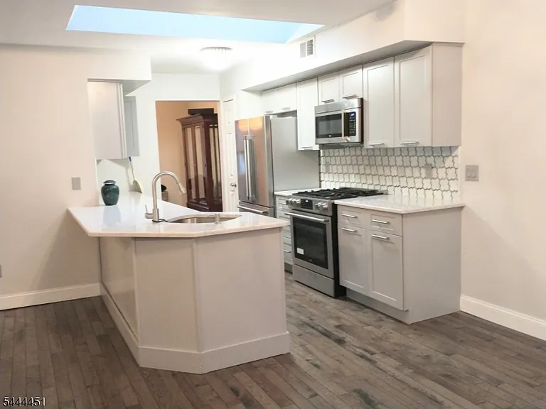 55 Clarken Dr — Photo 16
