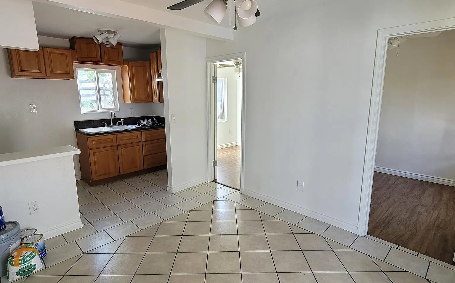 3 bed, 660 sqft, $2,300 — Photo 2