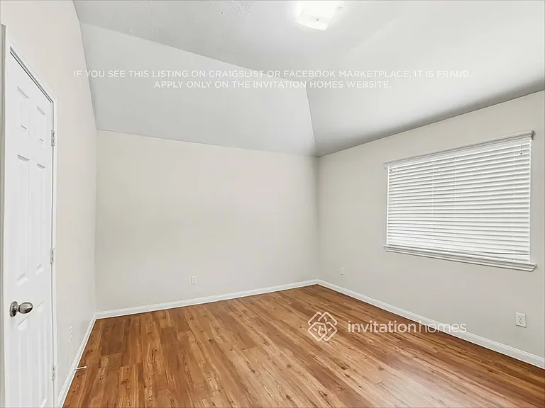 3807 Liberty Square Trl — Photo 14