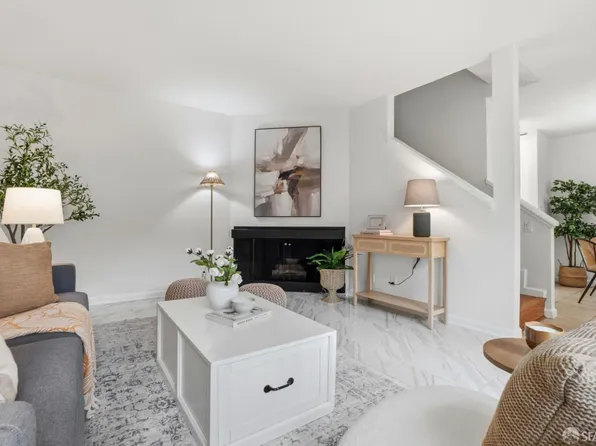 365 Half Moon Ln APT 12, Daly City, CA 94015