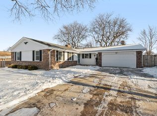 3570 S Russel Rd, New Berlin, WI 53151