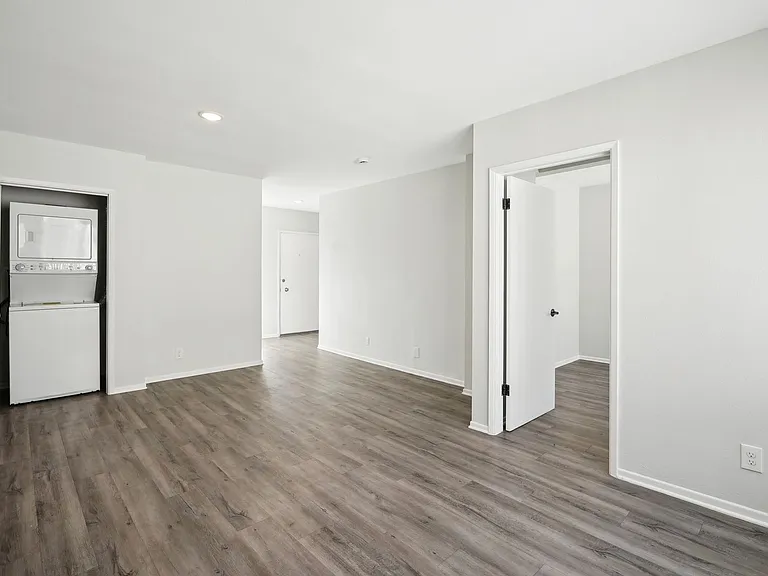 12323 Texas Ave — Photo 37