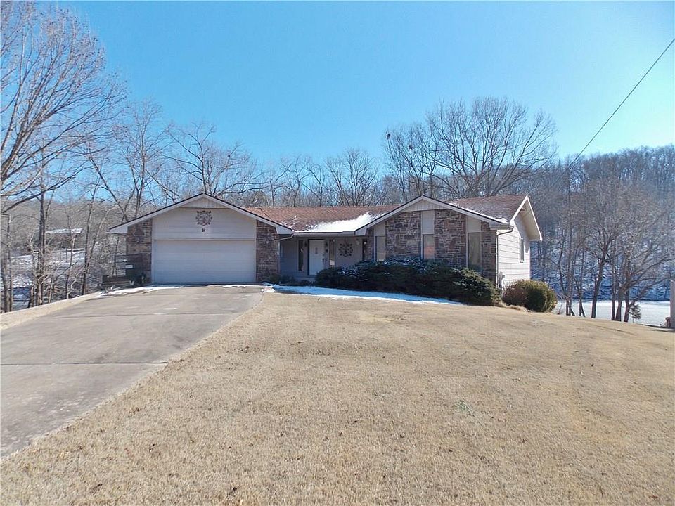 1st image of 8 Wandsworth Dr