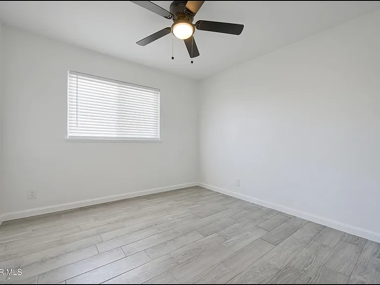 8617 Darlina Dr — Photo 26