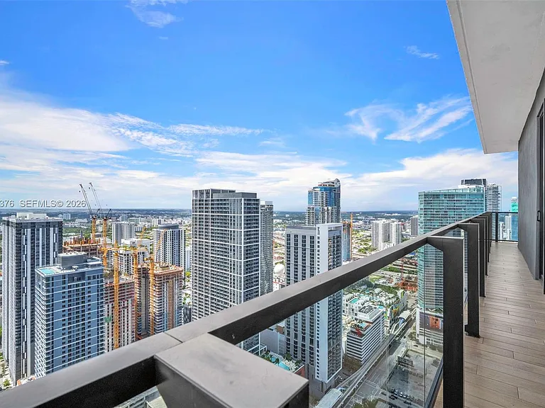 398 NE 5th St #Penthouse 4701 — Photo 44
