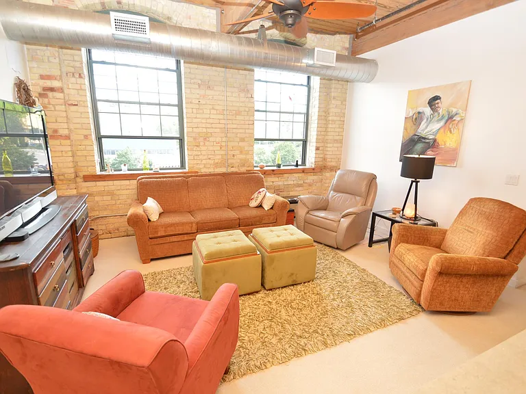 940 Monroe Ave NW #306 — Photo 3